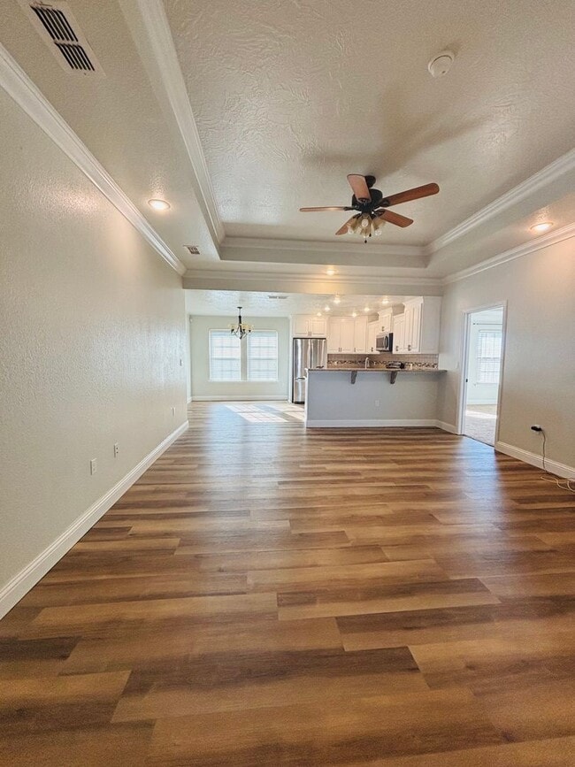 Building Photo - 517 Almond Tree Ln