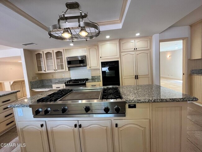 Building Photo - 29160 Oakpath Dr