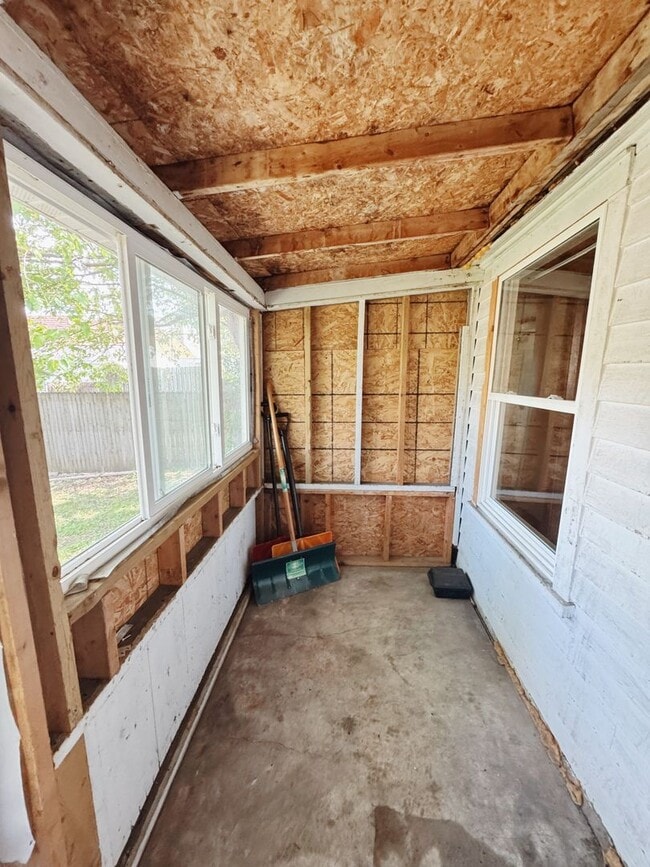 Building Photo - 3 BEDROOM RENTAL, 2026-2027 SCHOOL YEAR
