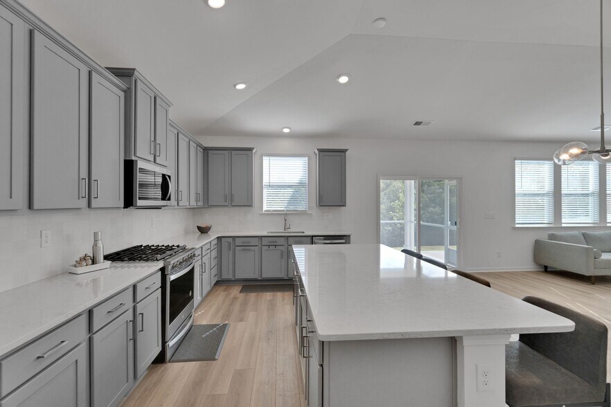 Building Photo - 12129 Rowan Hill Dr