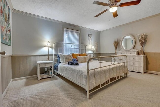 Building Photo - 72 Kenyon St SE