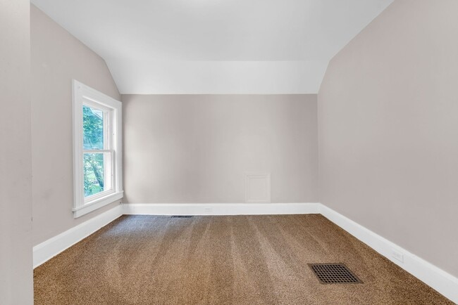 Building Photo - Charming Home with Updates and Covered Por...