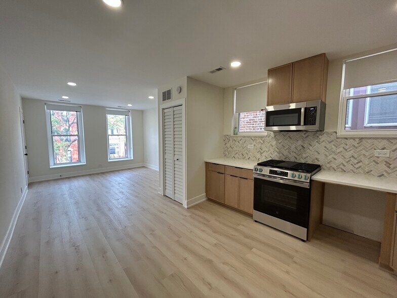 Building Photo - 1313 W Ohio St