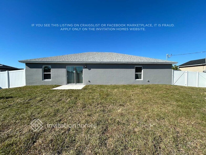 Building Photo - 465 NE 2nd Ave