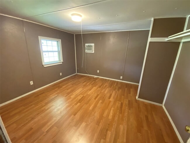 Building Photo - 205 Rd 3401