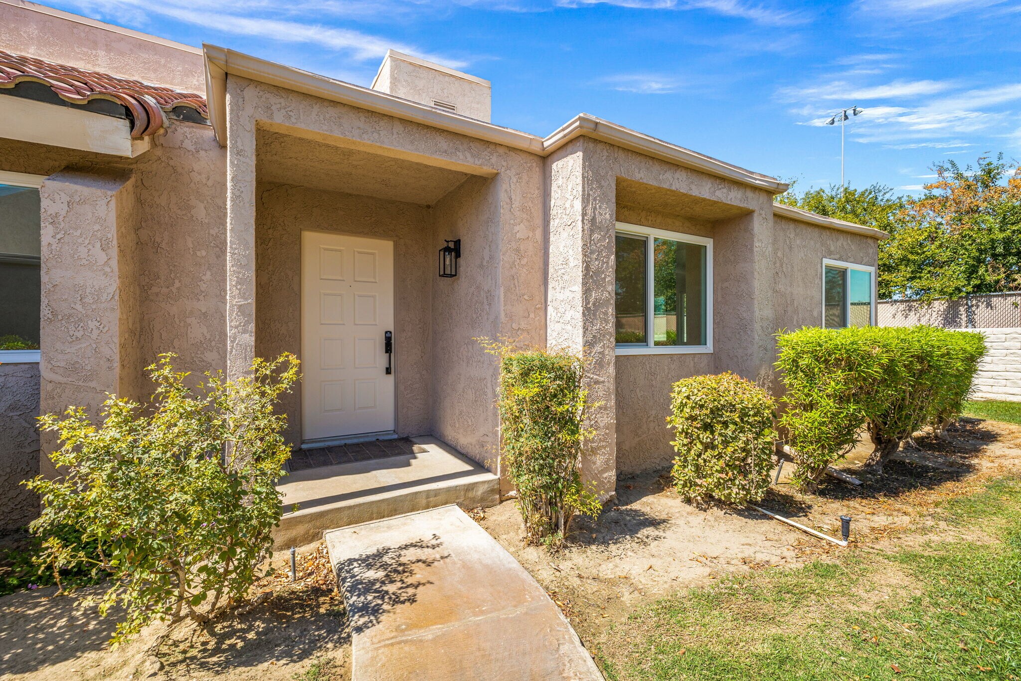 Building Photo - 74930 San Simeon Dr