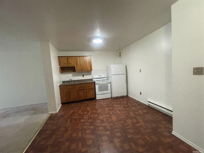 Building Photo - 94-55 43rd Ave