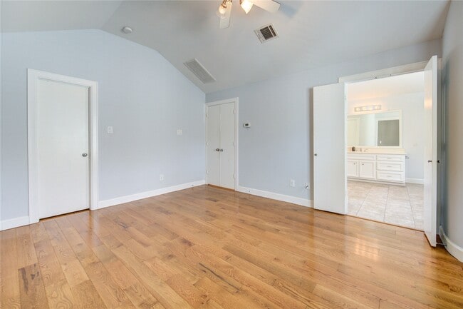 Building Photo - 650 Westcross St