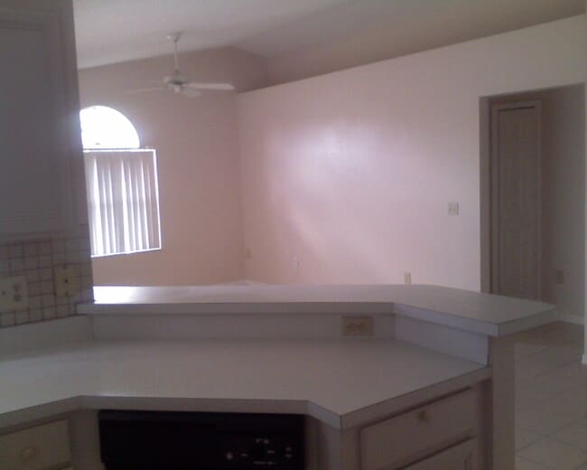 Building Photo - 867 Lake Jackson Cir