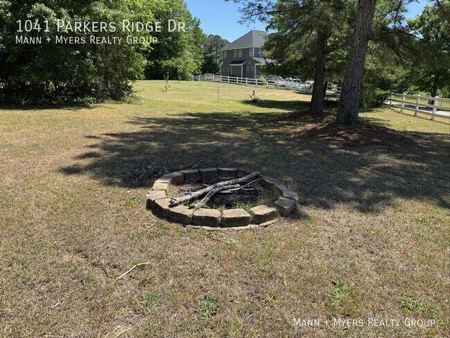 Building Photo - 1041 Parkers Ridge Dr