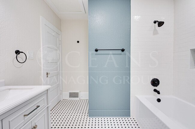 Building Photo - Charming 3 Bedroom, 2 Bathroom Two-Story H...