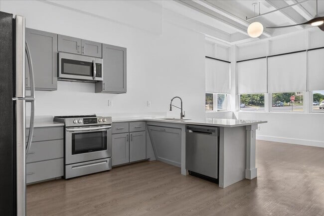 Building Photo - 4500 S Kingshighway Blvd