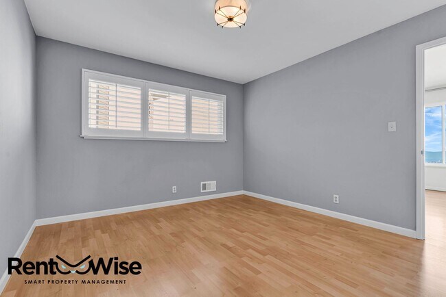 Building Photo - 11 Argent Alley