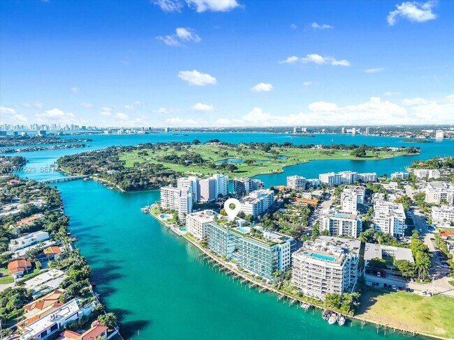 Building Photo - 9201 E Bay Harbor Dr