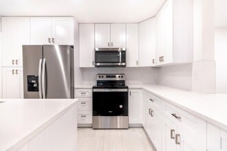 Building Photo - 7860 Stanway Pl