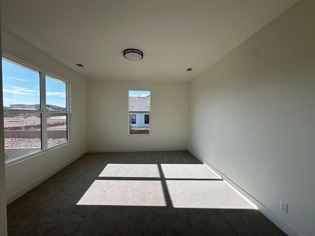 Building Photo - Desert Horizon!! BEAUTIFUL BRAND NEW 4 bed...