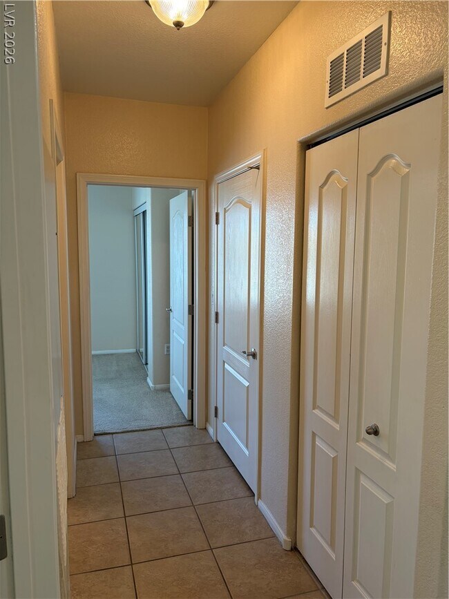 Building Photo - 3395 Cactus Shadow St