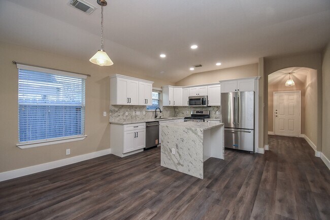 Building Photo - 20922 Barbons Heath Ct