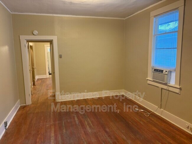 Building Photo - 2187 Court Ave