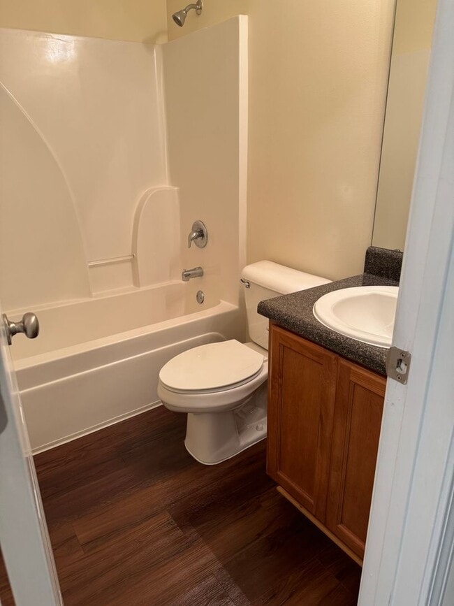 Building Photo - 32 Amber Dr