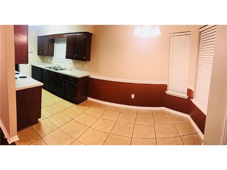 Building Photo - 2647 Weems Dr