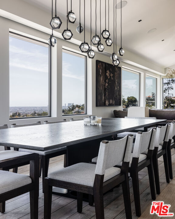 Building Photo - 2532 Canyon Oak Dr