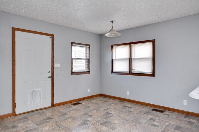 Building Photo - 2300 Avenue F