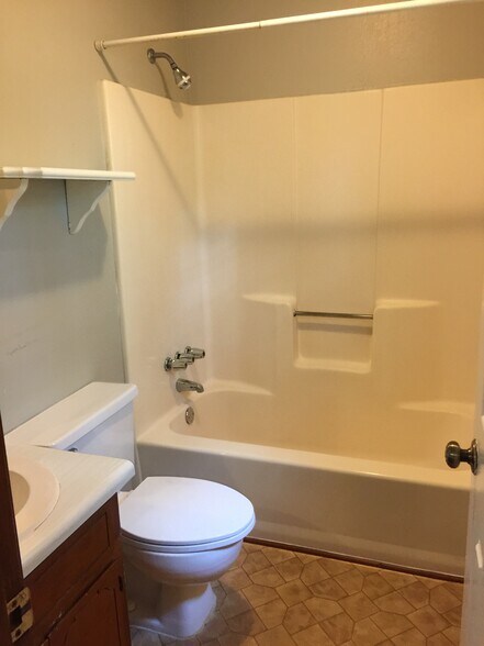 Building Photo - 75 Ezzard St