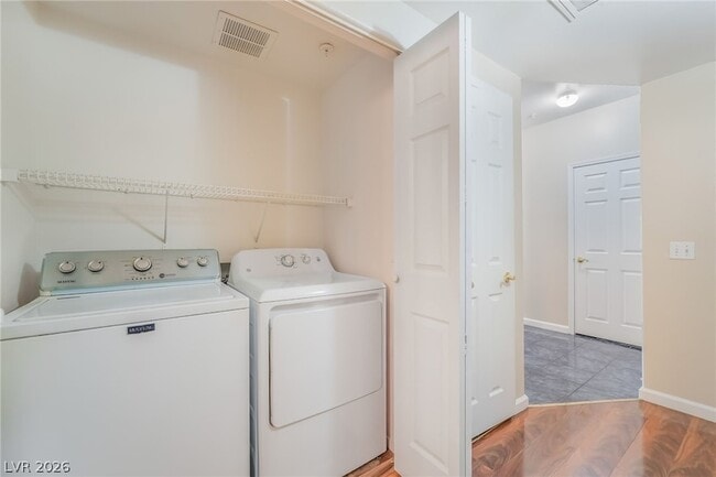 Building Photo - 7103 S Durango Dr