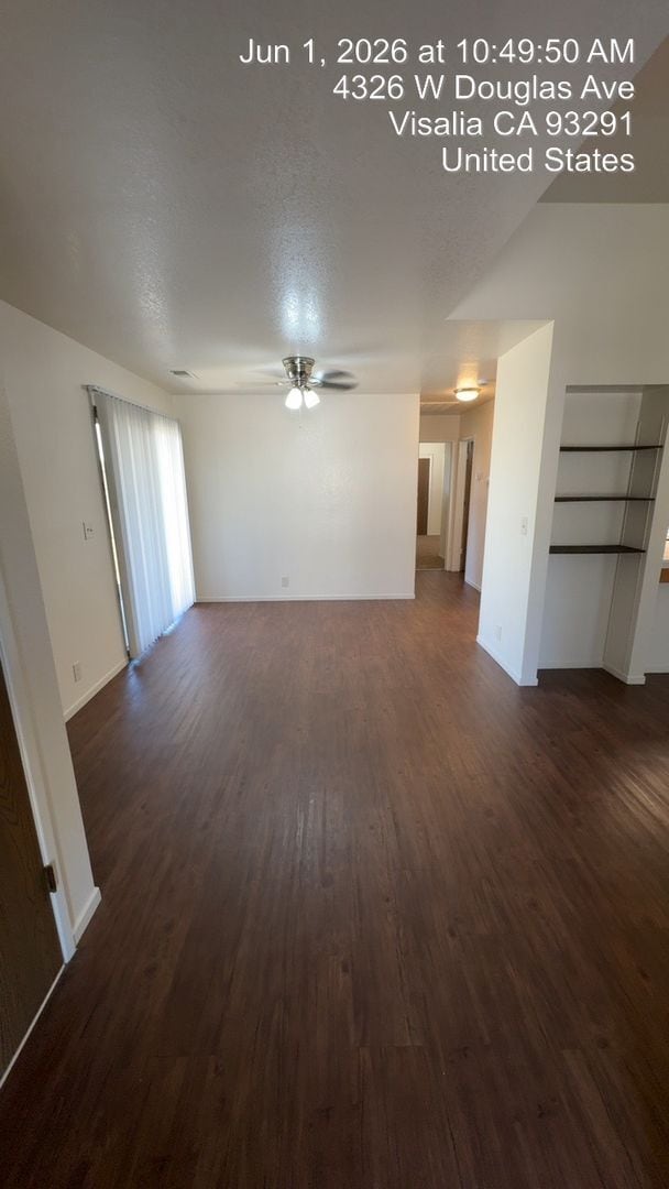 Building Photo - 3231