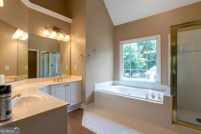 Building Photo - 4000 Hogans Mill Ln