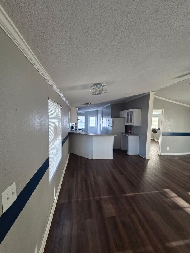 Building Photo - 3 Bed/2 Bath Mobile