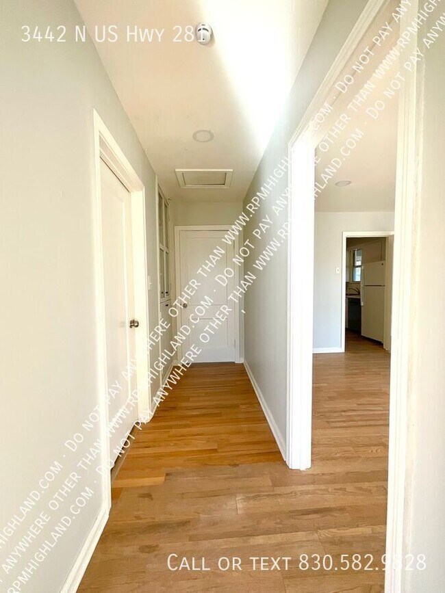 Building Photo - 3442 N U.S. Hwy 281