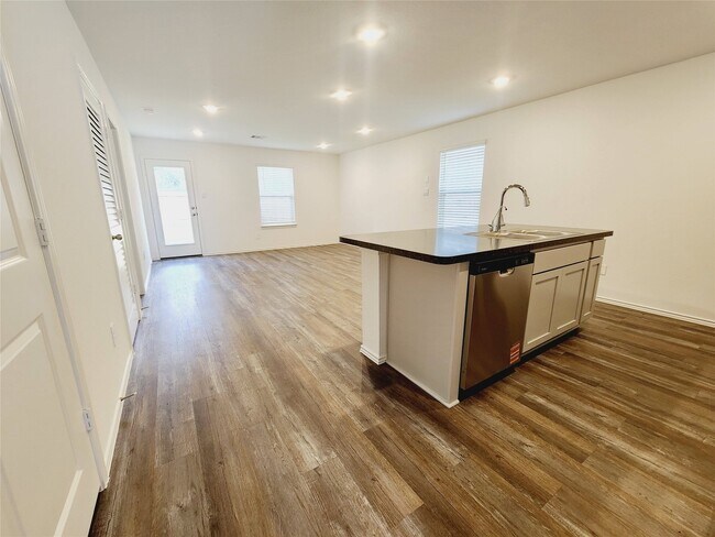Building Photo - 6043 Canyon Dawn Dr