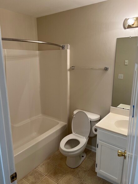 Building Photo - 10121 Saint George Cir