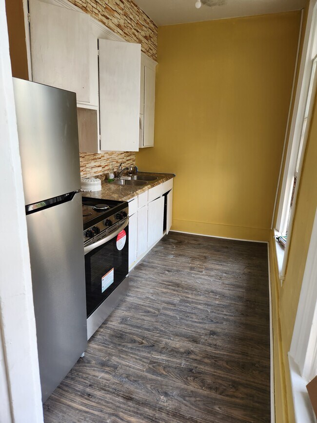 Kitchen - 946 Main St