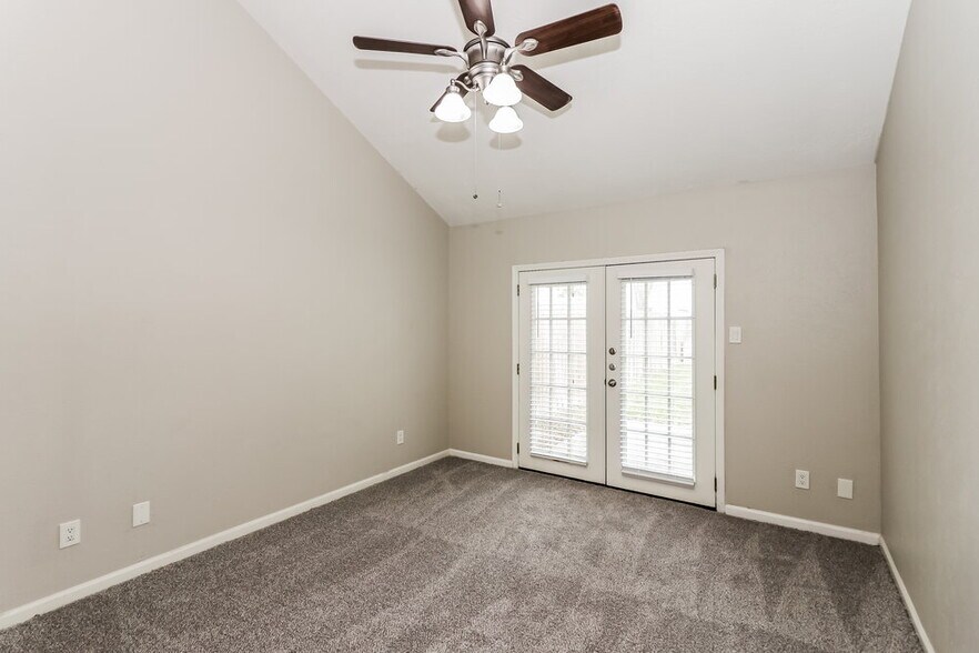 Building Photo - 7722 High Village Dr