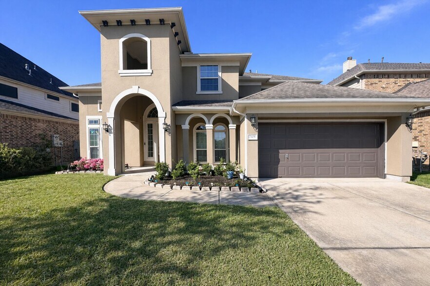 Building Photo - 2406 Trocadero Ln
