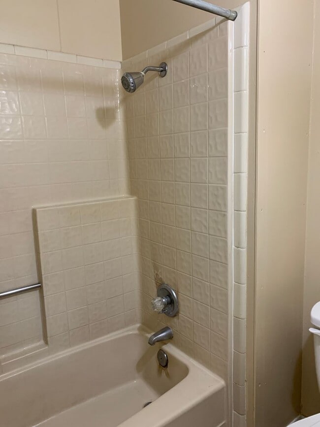 Building Photo - 1028 Mockingbird Ln