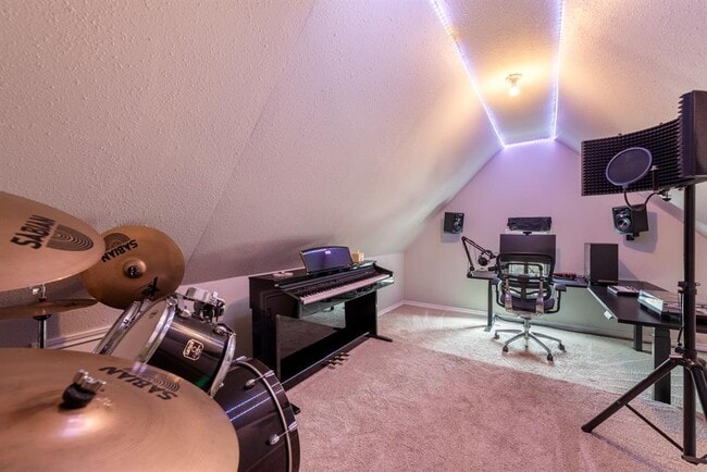 Building Photo - 664 Ranchers Club Ln