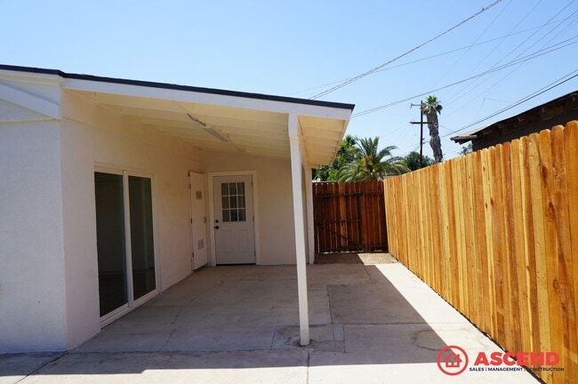 Building Photo - 1916 Talisman Dr