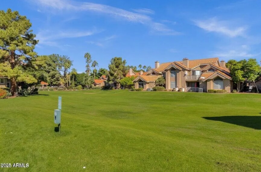 Building Photo - 1633 E Lakeside Dr