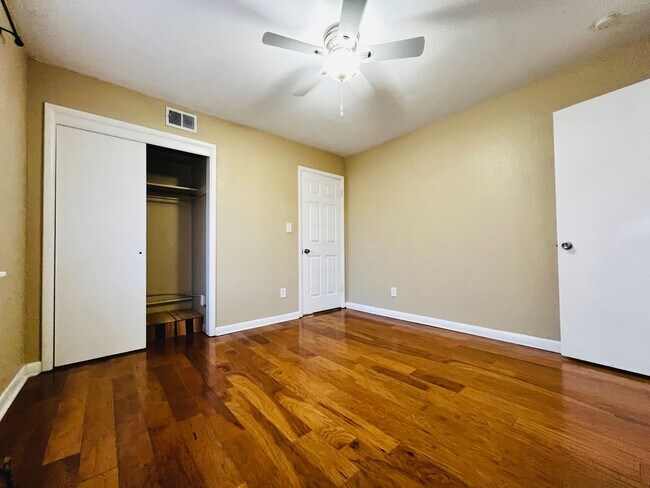 Building Photo - Updated 3BD 1.5BA Home Located in Belle Isle Area!!