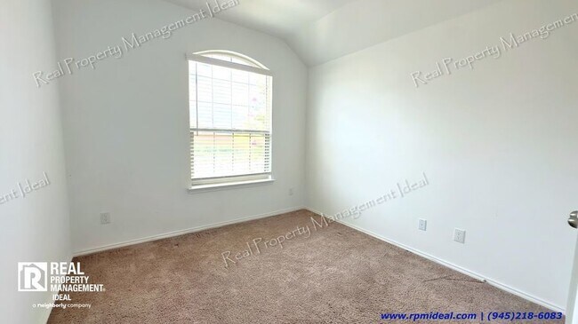 Building Photo - $2,300 - 4bed/ 2Bath - Stunning house in F...