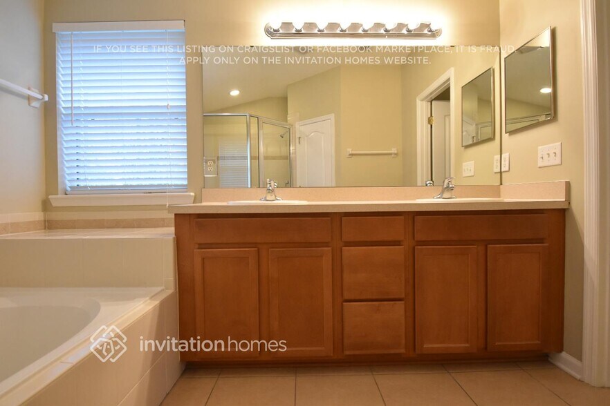 Building Photo - 218 Thornloe Dr
