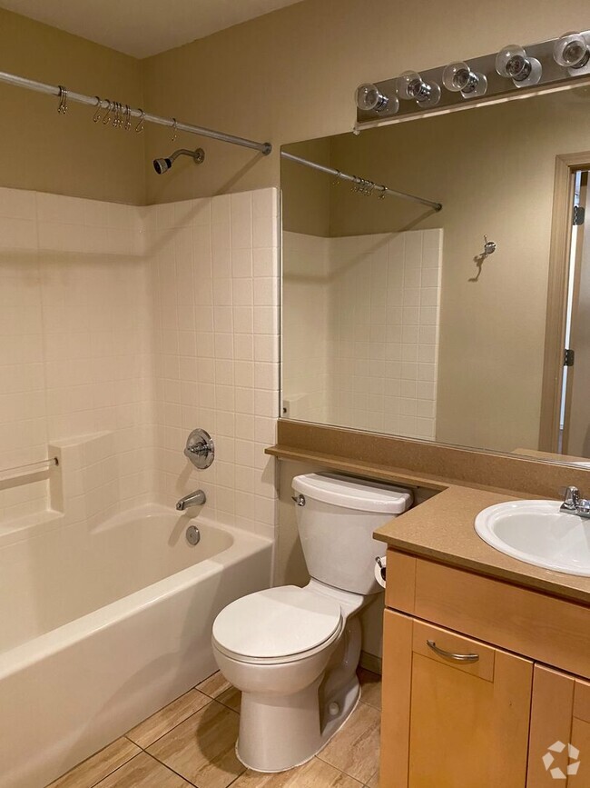 Building Photo - 1 Bed 1 Bath Condo in Seattle - Includes P...