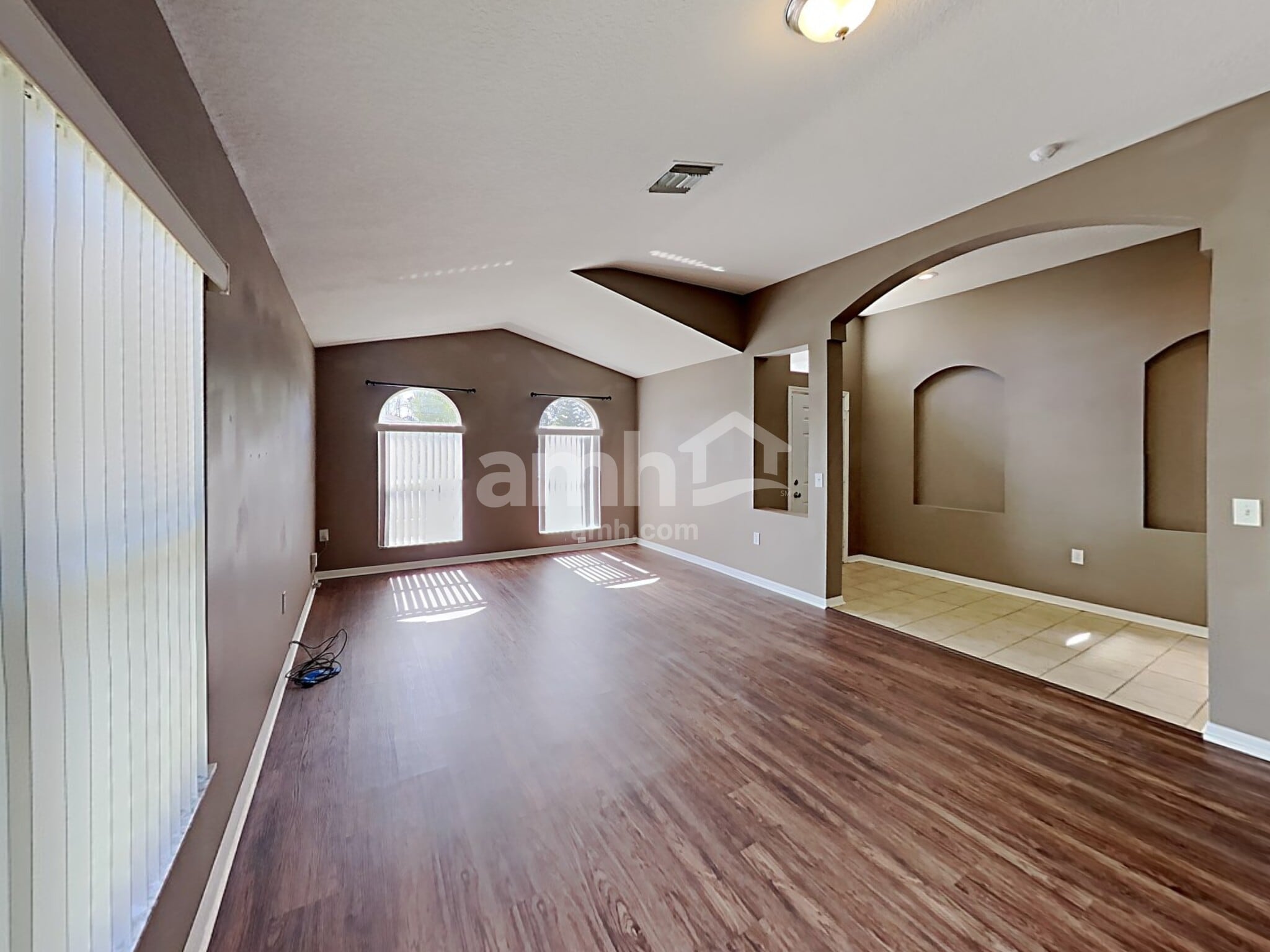 Building Photo - 22611 Roderick Dr