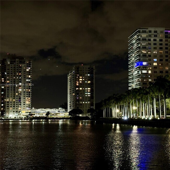 Building Photo - 2780 NE 183rd St