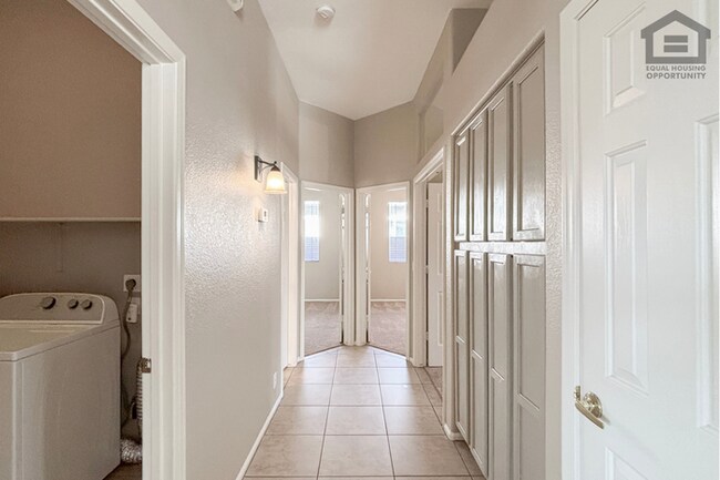 Building Photo - 3Bed/2Bath House at N 59th Ave/Union Hills! Move-In Ready on 09/24/2026! -- 3 CAR GARAGE! PRIVATE...
