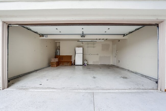 Building Photo - 3 bed, 2 bath Single Family Home in North ...